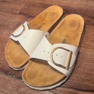 Cushionaire Women’s Sandals